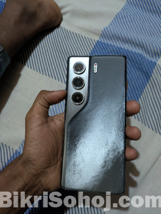 Tecno camon 40